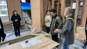 テーブル打ち合わせ風景